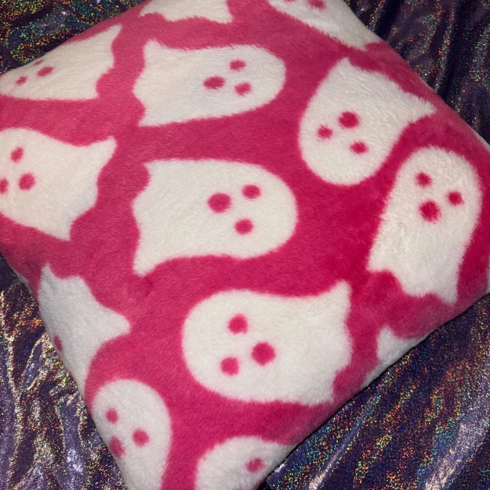 Halloween Hot Pink Ghost Throw Pillow